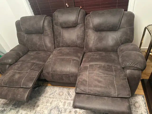 Ensemble de canapé en cuir in Couches & Futons in Laval / North Shore - Image 4