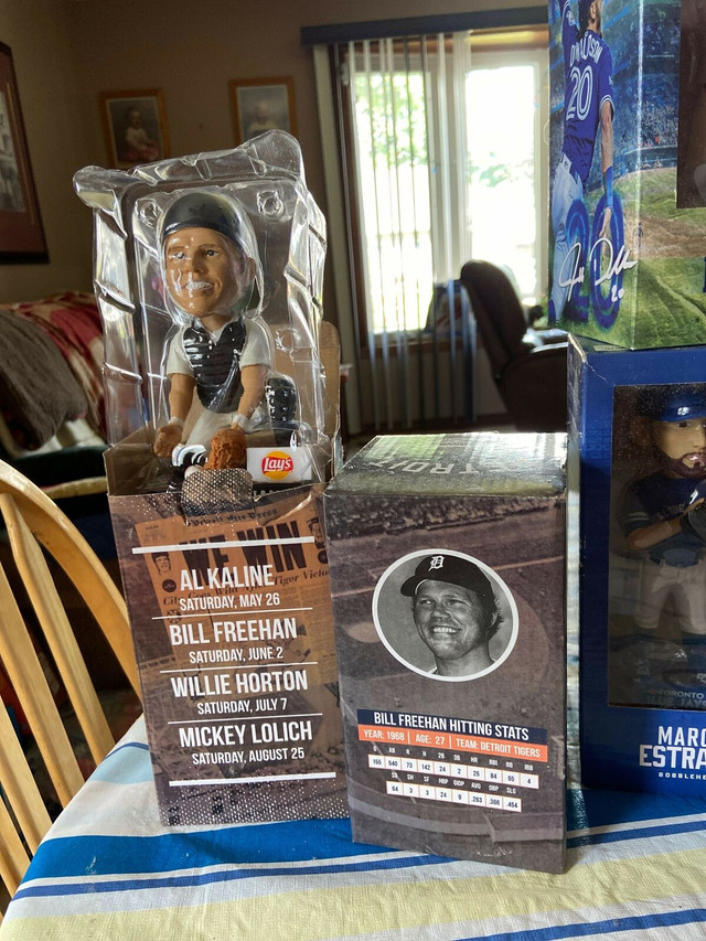 Blue Jays/Detroit Bobbleheads in Arts & Collectibles in Woodstock - Image 4