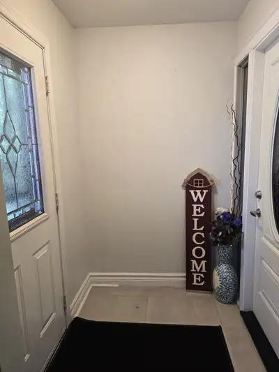 Features: * Spacious 1 bedroom, 1 bathroom * Bright living room with large windows * Full kitchen wi...