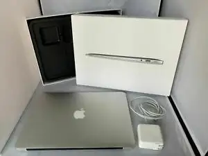 MACBOOK AIR 13-INCH SILVER INTEL I5 French KEYBOARD, View more