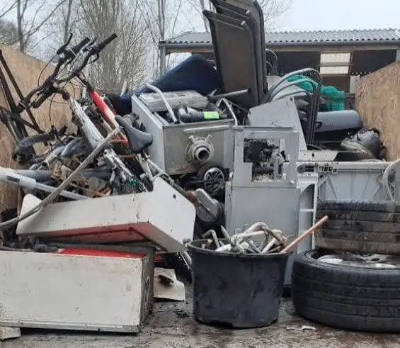 BEST PRICED JUNK REMOVAL & SCRAP METAL in Other in Calgary - Image 11