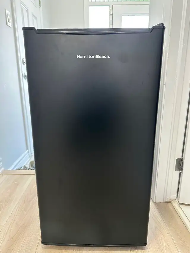 Mini fridge with freezer439732484063242240