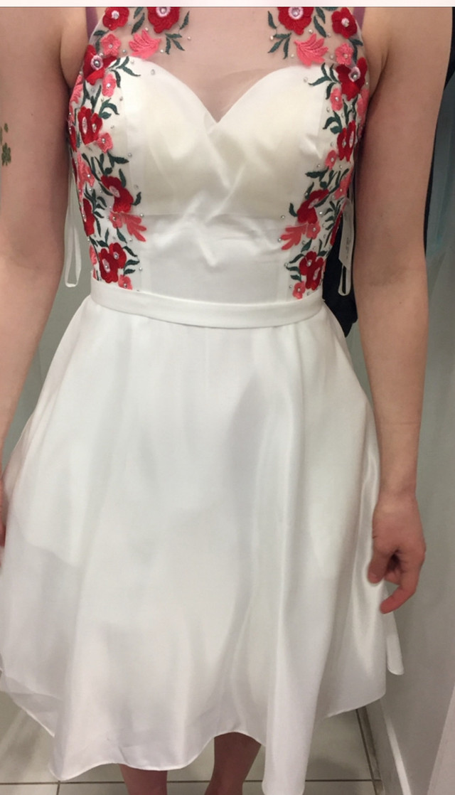 Size 6-Beautiful White Dress for Flower Girl in Wedding in Oshawa / Durham Region - Image 4