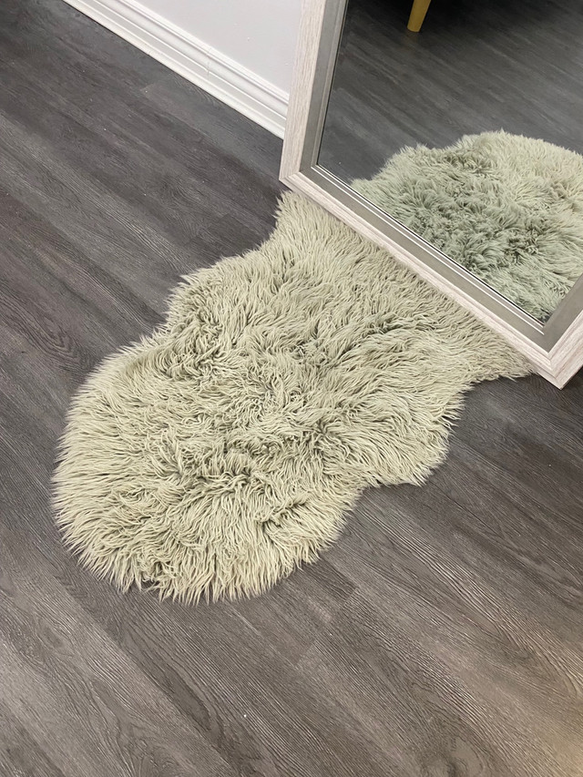 Fluffy carpet  in Rugs, Carpets & Runners in London