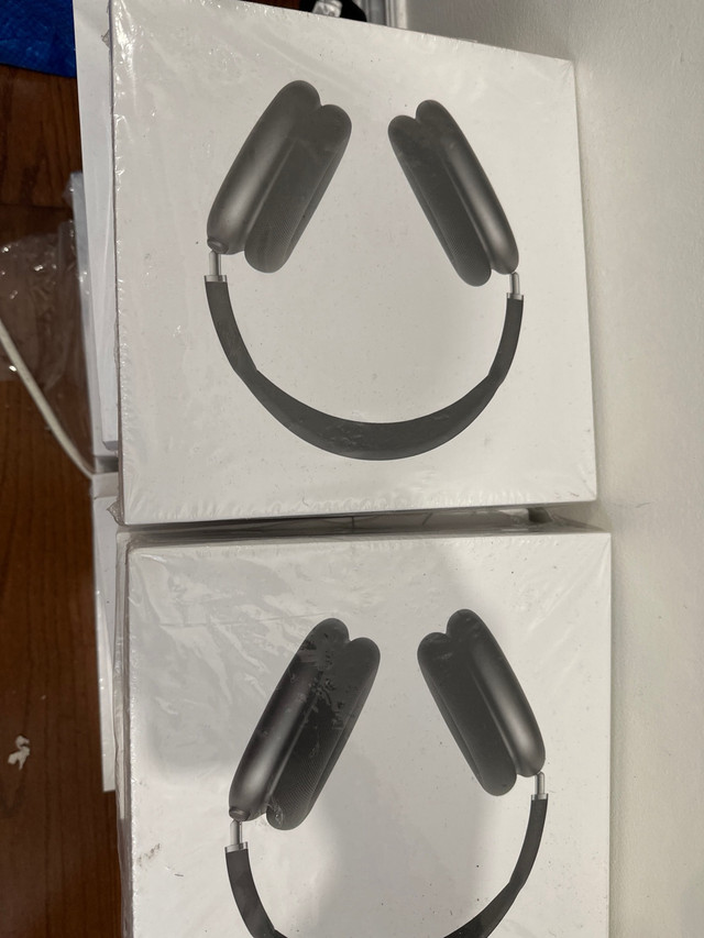 AirPods Max in iPods & MP3s in Ottawa - Image 2