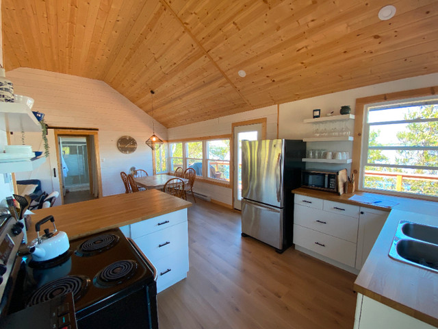 JULY DATES! Lakefront Cabin for Rent in Betula Lake, Whiteshell in Manitoba - Image 3