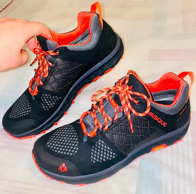 Professional Hiking shoes for men in Men's Shoes in City of Toronto