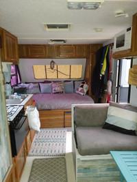  PENDING Flag Staff TRAVEL TRAILER