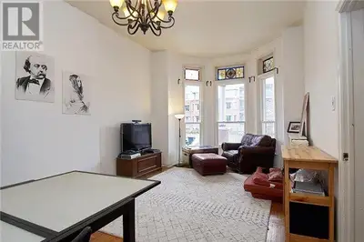 U of T Baldwin Village, New Reno, 2 Flrs, Loft, Skylites, Laund