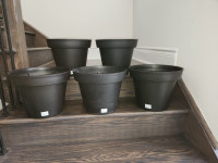 13" dia P.E.X Canada Milano Round flower planters pots $5 each