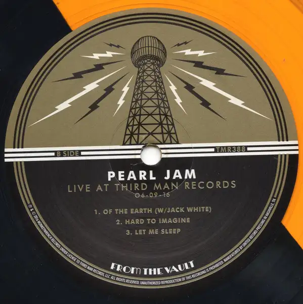 Pearl Jam 2016 live at Third Man Records Gold Black split vinyl in CDs, DVDs & Blu-ray in Markham / York Region - Image 6