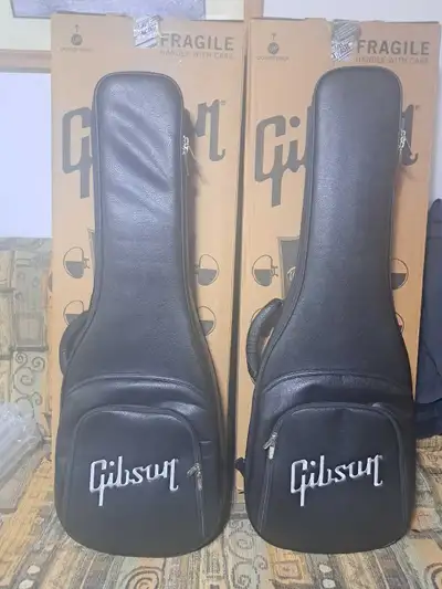 Gibson deluxe gig bag , View more