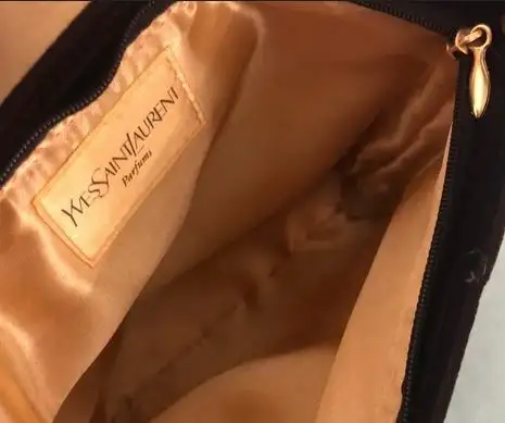 Collectible YSL Velvet Clutch in Women's - Bags & Wallets in Mississauga / Peel Region - Image 6