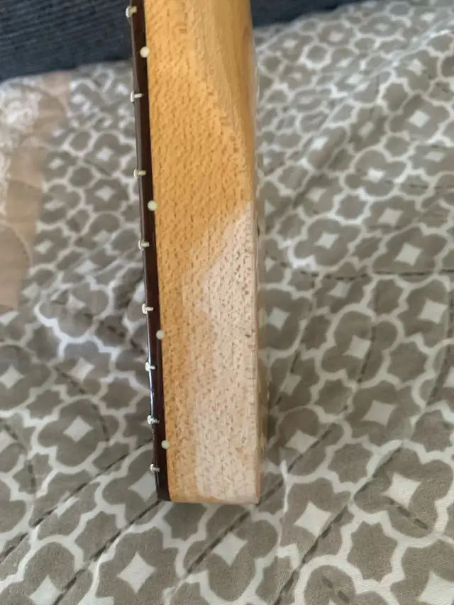 Squier Stratocaster Neck 80’s Japan Left Handed in Guitars in West Island - Image 6