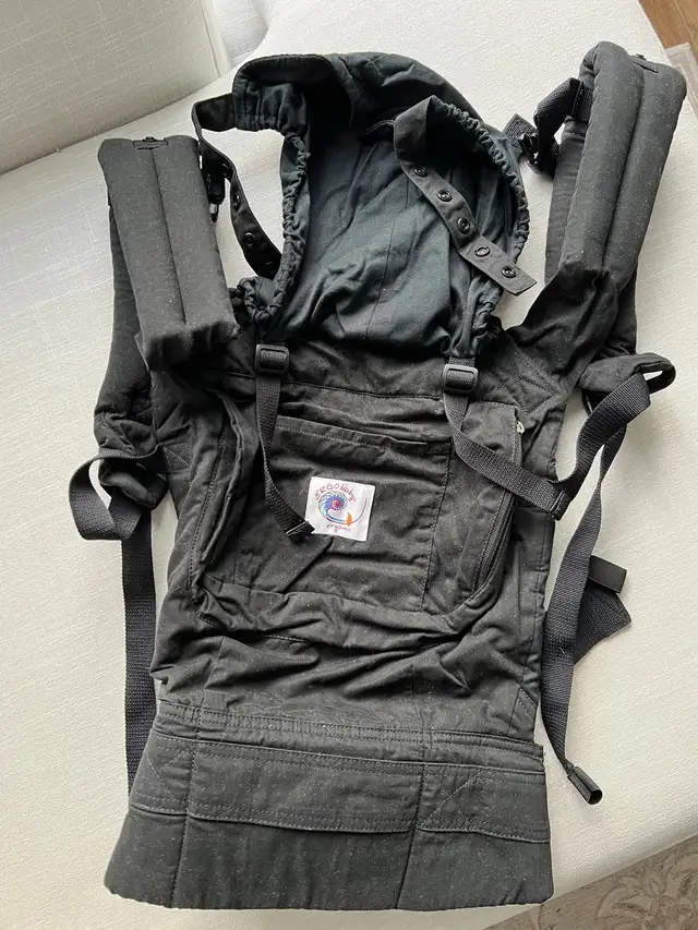 Ergo baby organic baby carrier & infant insert in Strollers, Carriers & Car Seats in Markham / York Region - Image 3