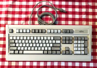Fujitsu Keyboard - Mechanical. Vintage. Excellent Condition. FKB4700 - Mechanical Keyboard - 5 Pin.