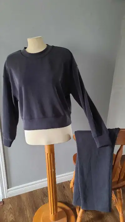 Lululemon Softstreme Set - Size 6, View more