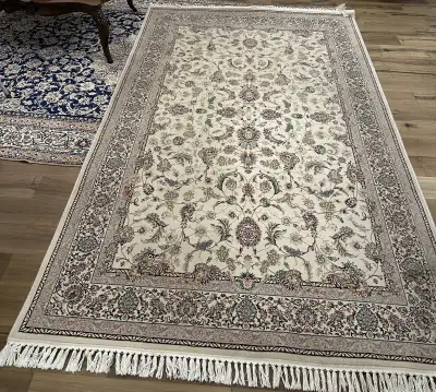 Elegant Machine-Made Rug – 10x6.7 ft, Like New, Only $165 CAD!, View more