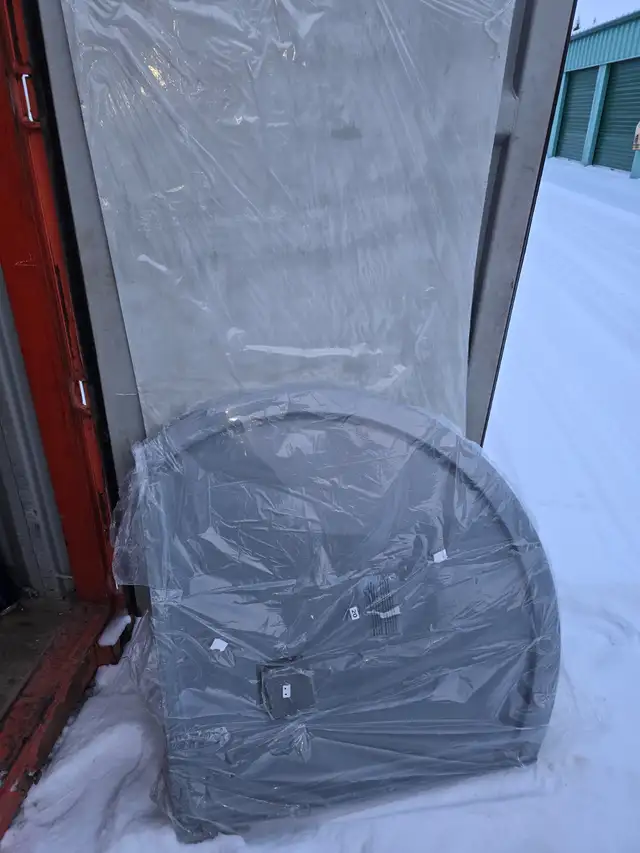 38inch Round Shower with Grey Wall-and Base ONLY- See Pictures in Plumbing, Sinks, Toilets & Showers in Calgary - Image 3
