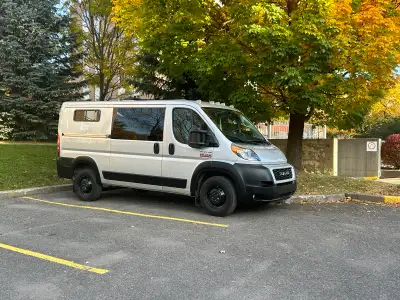Introduction Je me départis de mon fourgon Ram ProMaster aménagé pour le camping et les escapades su...