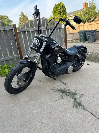 2015 Harley Streetbob (FXDB) with 17xxx on it. It is a 1700cc engine, 103c. Comes with: Vance and Hi...