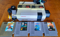 Nintendo NES Original + 4 jeux + 2 x manettes