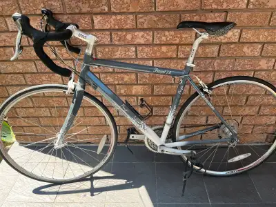 Women’s road bike - Fuji Finest 1.0, View more