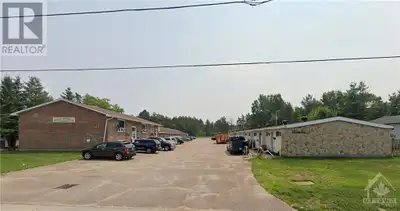 This bright and spacious 1-bedroom, 1-bathroom apartment offers comfortable living in a well-maintai...