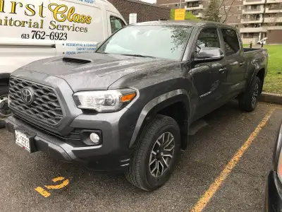 2021 Toyota Tacoma TRD sport 6 cylinder, new battery, new cooper all weather tires, block heater, to...