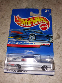 HOT WHEELS 1967 DODGE CHARGER 28/36