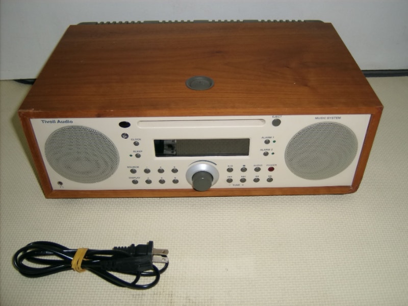 TIVOLI AUDIO MUSIC SYSTEM AM/FM RADIO/CD PLAYER Stereo Systems & Home