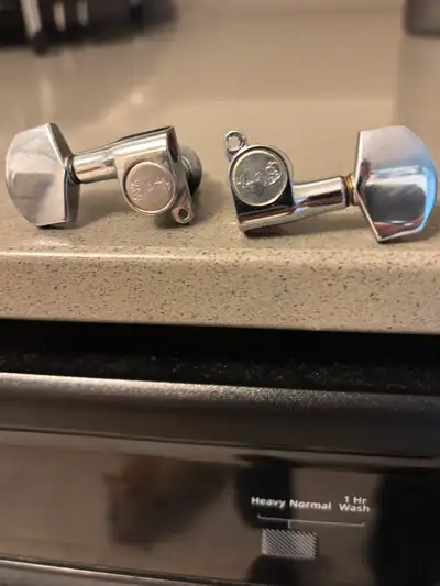 6 tuning pegs for a Martin guitar, like new. Pick-up is near Costco, Guelph. $125.00