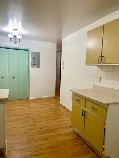 4 1/2 For rent available now