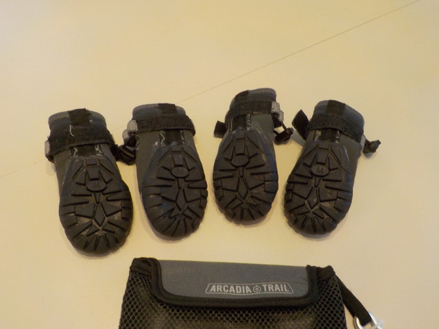 Booties for dogs - Arcadia Trail - Size Medium in Accessories in Ottawa - Image 3