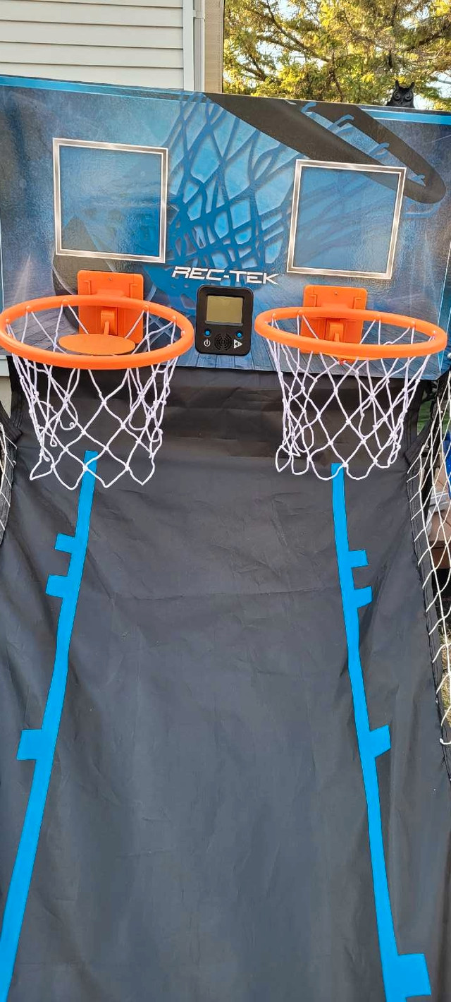 Basketball Shootout avec 3 balles et tableau de bord électroniqu dans Basketball  à Longueuil/Rive Sud - Image 2