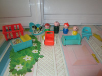Ancien Fisher Price 761  Play Family Nursery - Complèt à 100%