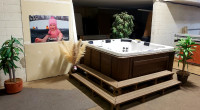 Sun Ray Hot Tub - Top of the line Canadian model w double pumps