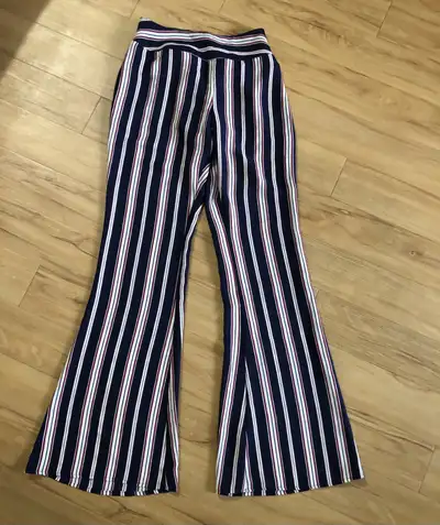 Chic pants, View more