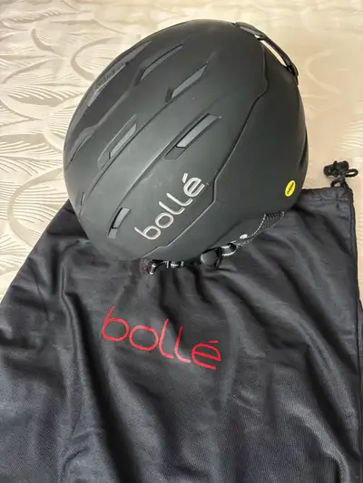 Bolle Ski helmet - size small - 53-55cm Daughter used it to ski for one winter…now too small. In gre...