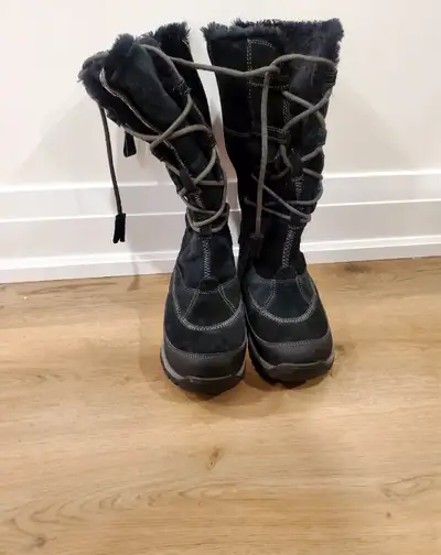 Windriver winter boots Size 8, View more
