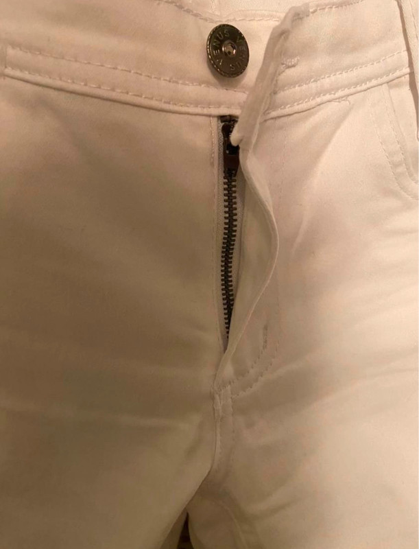 Venus - white jeans size 2(US) in Women's - Bottoms in Markham / York Region - Image 4