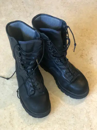 Canadian Army Mk4 Mens boots size 9.5, View more