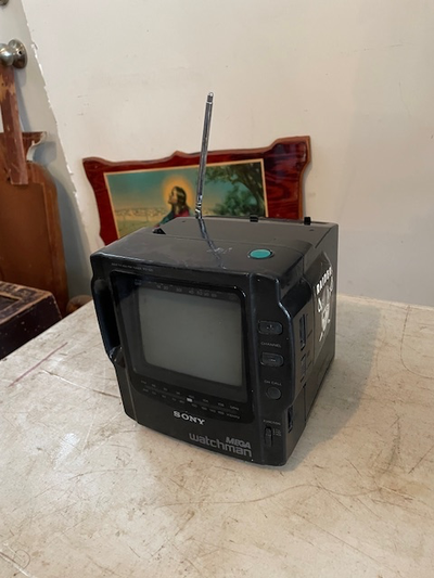 Télévision rétro/vintage avec des piles Sony Watchman (fonctionn, View more