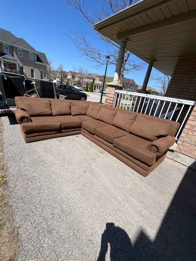 Brown Sectional Couch in Couches & Futons in Muskoka