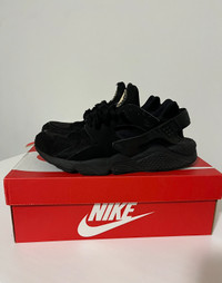 Black Nike Huarache - Men’s Size 10