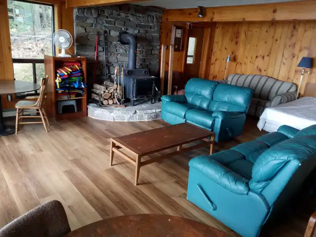 4 Season Lakefront Cottage in The Kawarthas For Rent in Ontario in Canada - Image 3