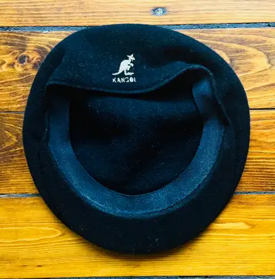 [KANGOL] Classic Wool Beret – Black, Size Small (MINT Condition), View more