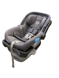 Uppa Baby Mesa Baby Car seat and Base