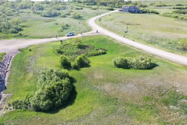 Serviced Lake Lots– 1, 2, or 3 Lot Package Options (sell/trade) in Land for Sale in Regina - Image 7