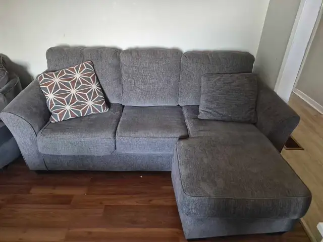 sectional couch in Couches & Futons in Peterborough - Image 2